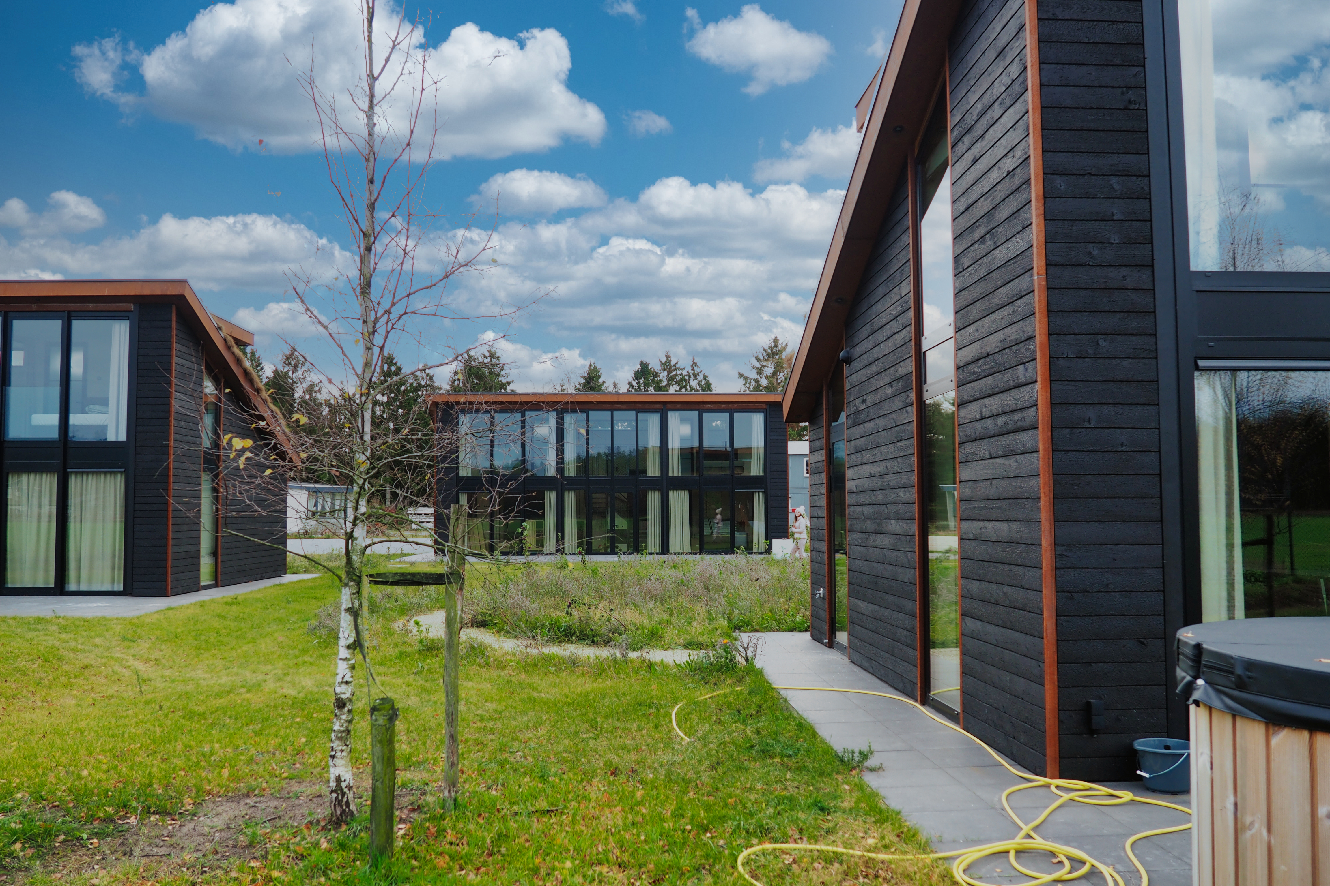 Moderne Aluminiumfassade mit Genesis 75